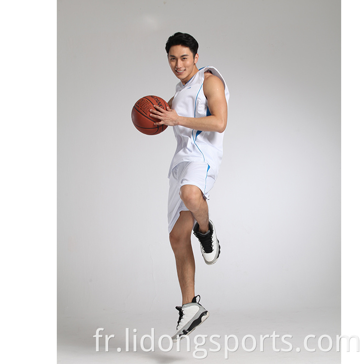 Usure de basket-ball de couleur verte, conception d'uniforme de basket-ball 100% polyester pour les hommes